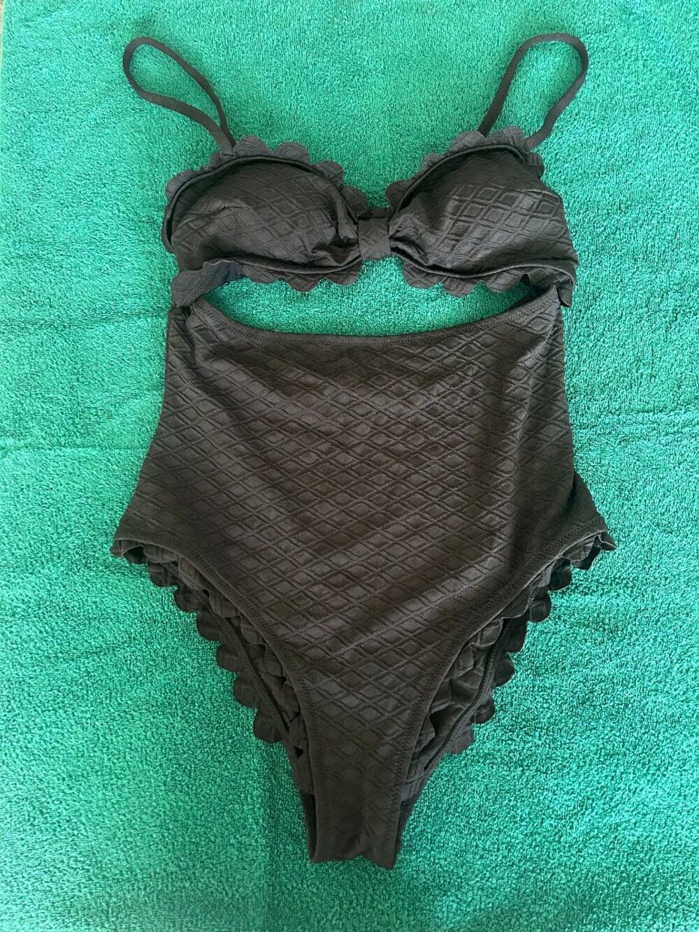 Cupshe | Black Textured One-Piece Cutout Swimsuit with Scalloped Edges | L